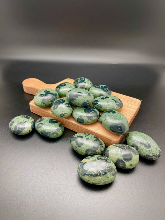 Kambaba Jasper Palm Stones