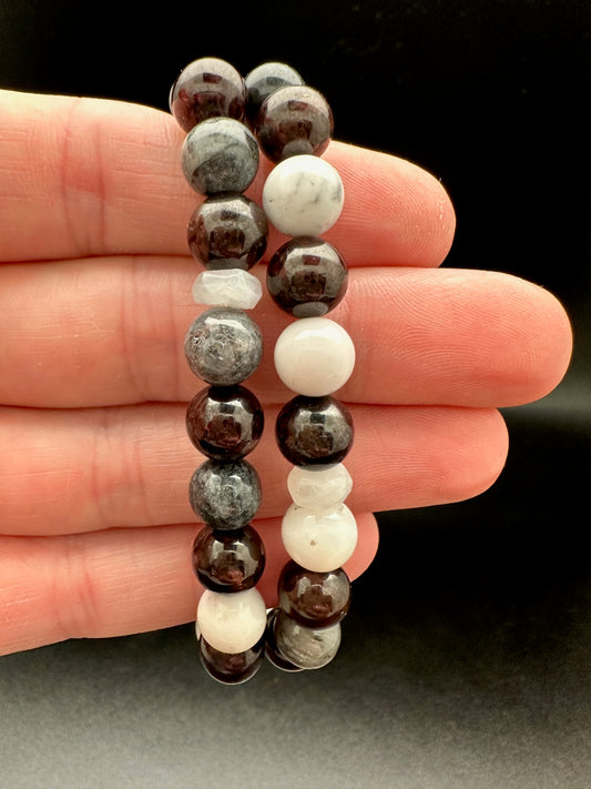 Silver Lace Agate, Garnet and Moonstone Bracelet